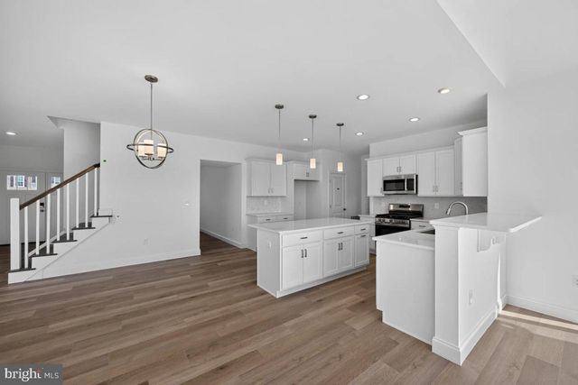 321 GREENWOOD RD, Spring Grove, PA 17362
