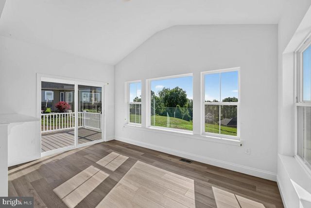321 GREENWOOD RD, Spring Grove, PA 17362