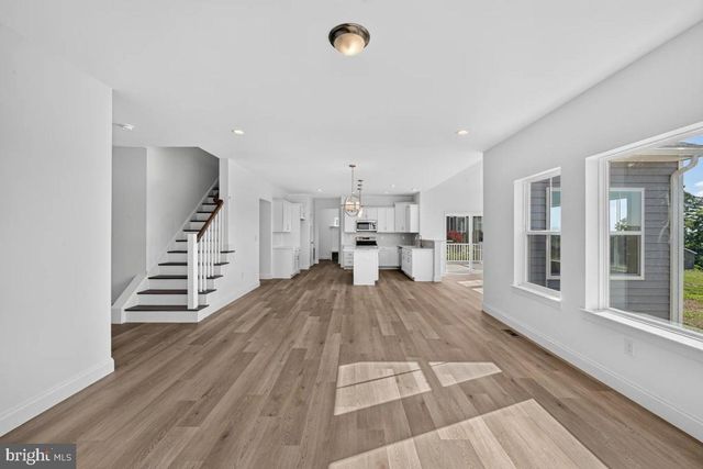 321 GREENWOOD RD, Spring Grove, PA 17362