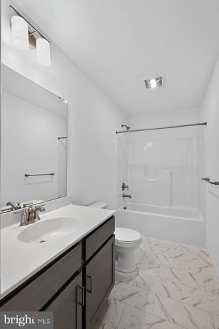 321 GREENWOOD RD, Spring Grove, PA 17362