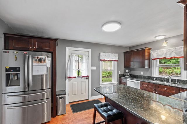 406 Lincoln St, Fitchburg, MA 01420