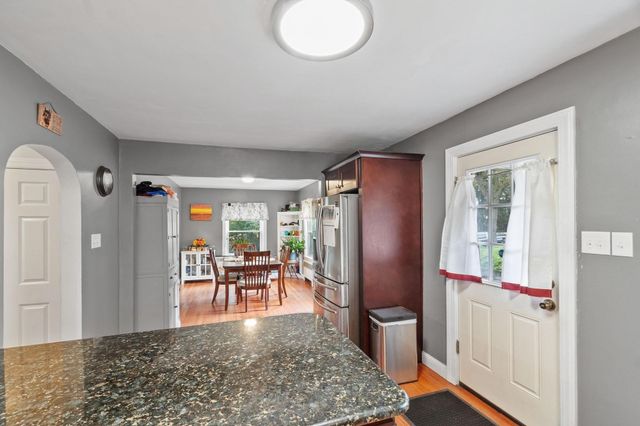 406 Lincoln St, Fitchburg, MA 01420