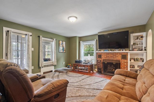 406 Lincoln St, Fitchburg, MA 01420