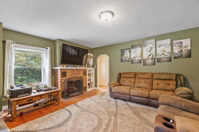 406 Lincoln St, Fitchburg, MA 01420
