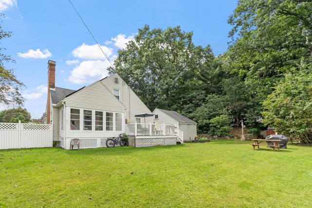 406 Lincoln St, Fitchburg, MA 01420