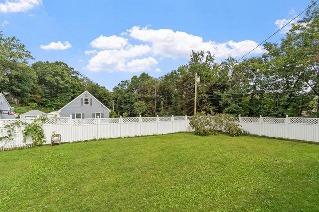 406 Lincoln St, Fitchburg, MA 01420