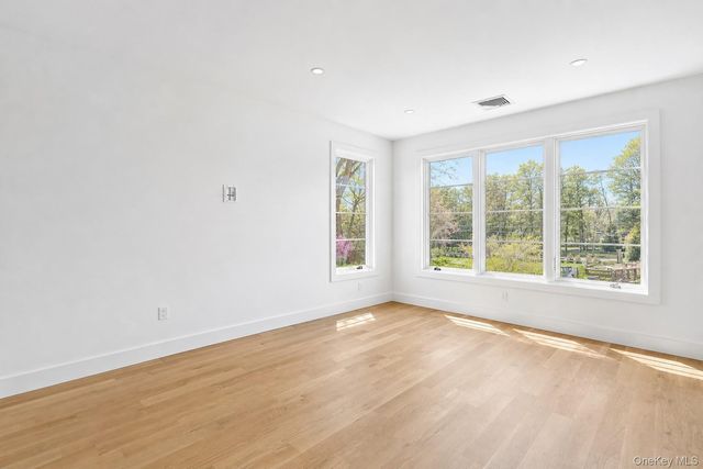 14 Ridge Road, Southampton, NY 11968
