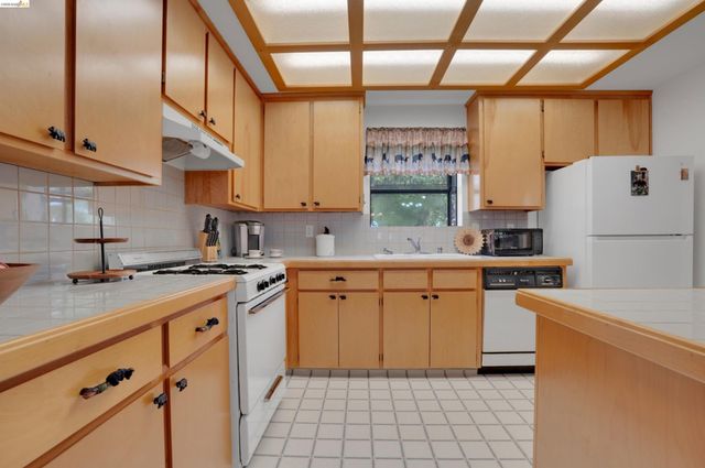 18996 Digger Pine St., Groveland, CA 95321