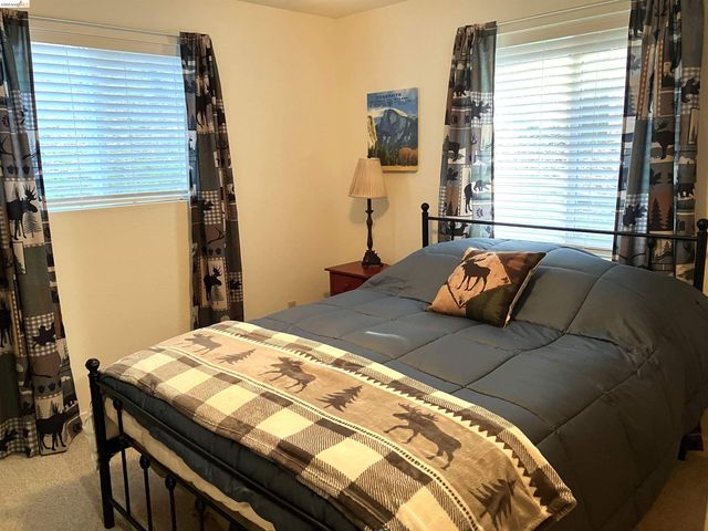 18996 Digger Pine St., Groveland, CA 95321