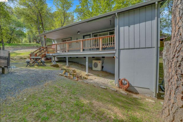 18996 Digger Pine St., Groveland, CA 95321