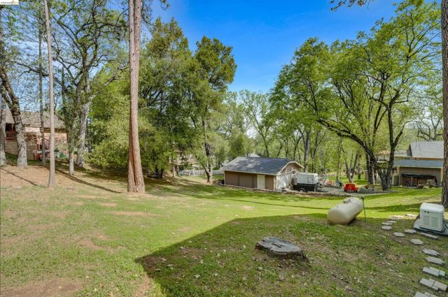 18996 Digger Pine St., Groveland, CA 95321