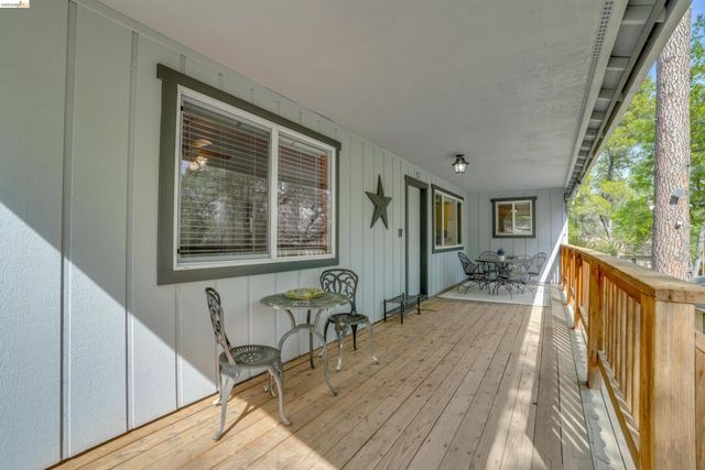 18996 Digger Pine St., Groveland, CA 95321