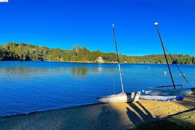 18996 Digger Pine St., Groveland, CA 95321