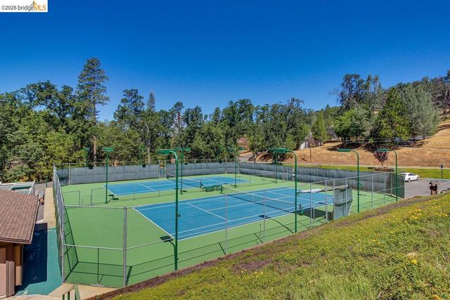 18996 Digger Pine St., Groveland, CA 95321