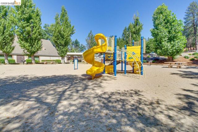 18996 Digger Pine St., Groveland, CA 95321