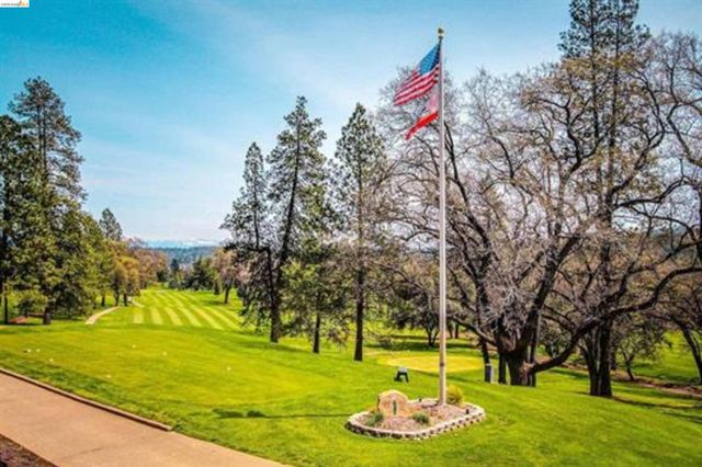 18996 Digger Pine St., Groveland, CA 95321