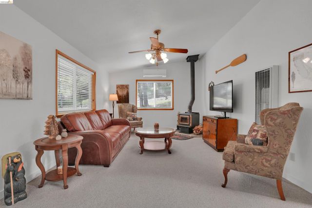 18996 Digger Pine St., Groveland, CA 95321