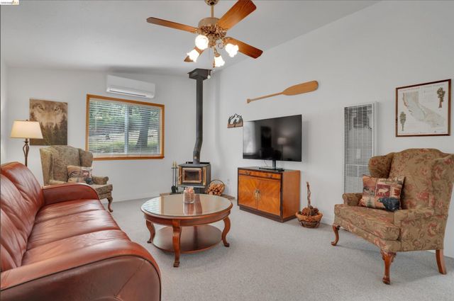 18996 Digger Pine St., Groveland, CA 95321