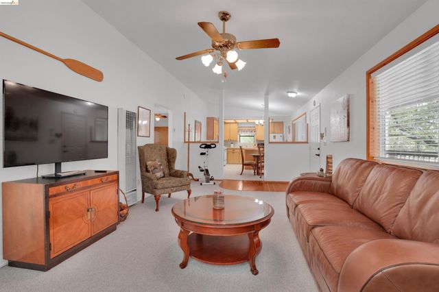 18996 Digger Pine St., Groveland, CA 95321