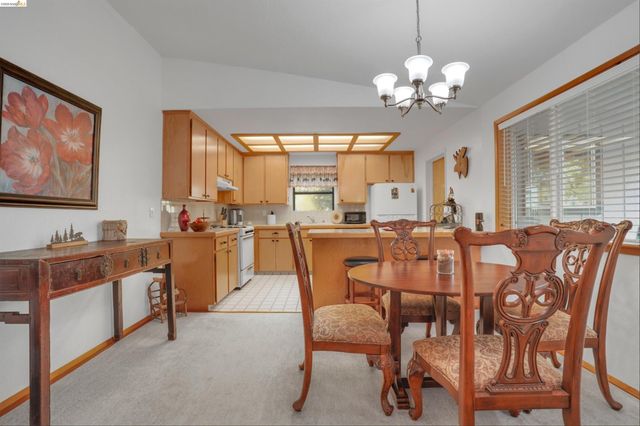 18996 Digger Pine St., Groveland, CA 95321