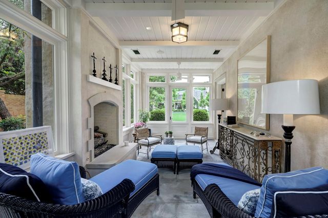 3 Briarwood Court, Houston, TX 77019