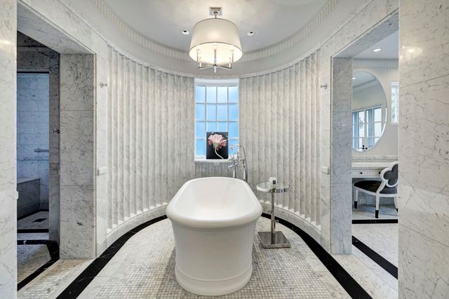 3 Briarwood Court, Houston, TX 77019