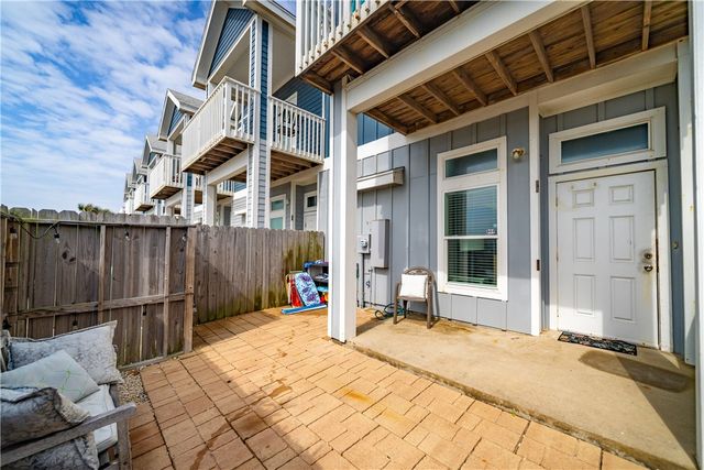 15206 Beach Way Dr, Corpus Christi, TX 78418