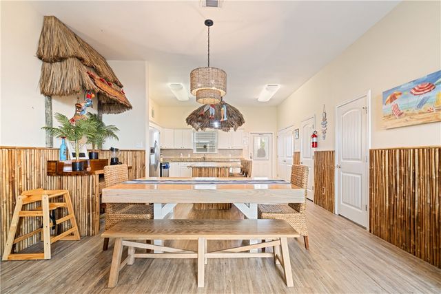 15206 Beach Way Dr, Corpus Christi, TX 78418