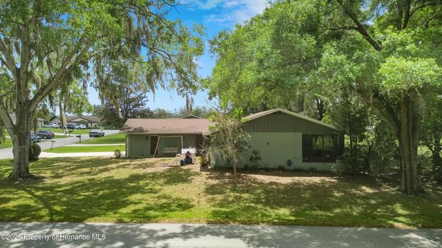 6497 Amber Ridge Circle, Brooksville, FL 34602