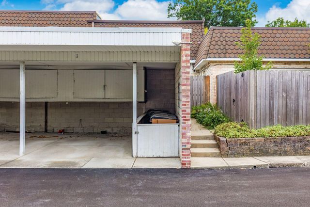 2850 Chateau Circle, 89, Upper Arlington, OH 43221