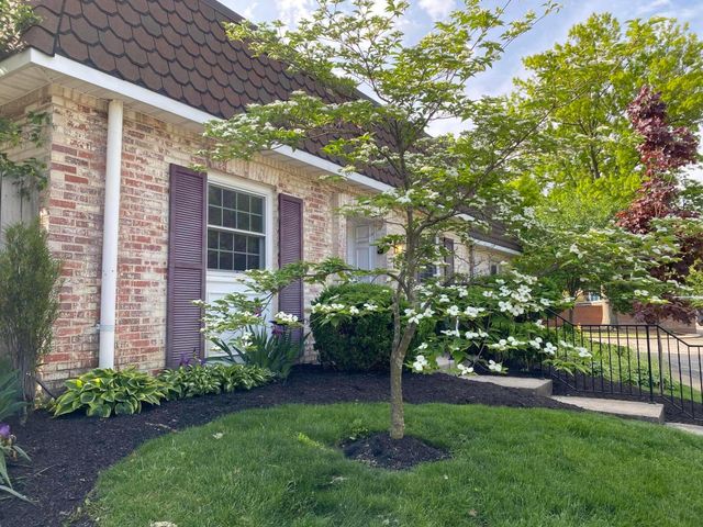 2850 Chateau Circle, 89, Upper Arlington, OH 43221