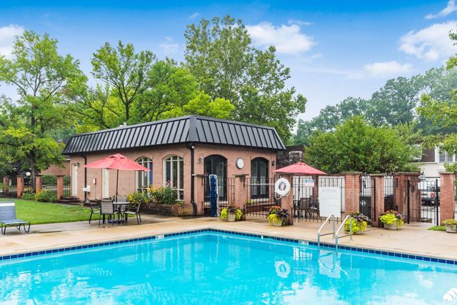 2850 Chateau Circle, 89, Upper Arlington, OH 43221