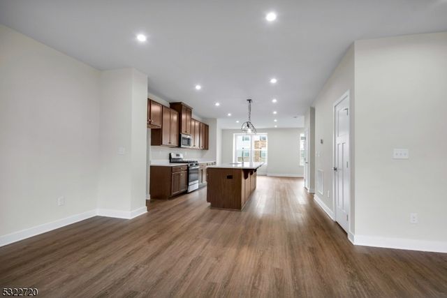 3 Peckwell St, Mount Olive Twp., NJ 07828