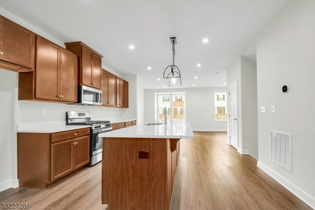 3 Peckwell St, Mount Olive Twp., NJ 07828