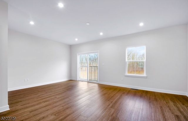 3 Peckwell St, Mount Olive Twp., NJ 07828