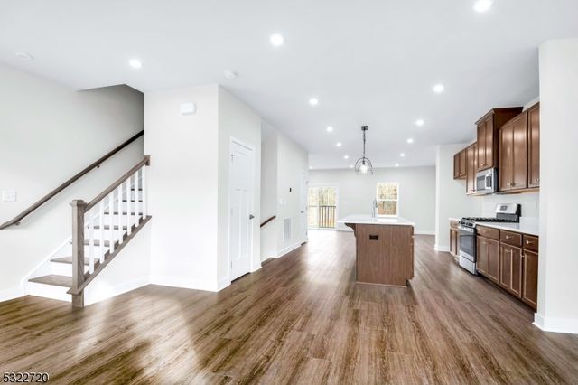 3 Peckwell St, Mount Olive Twp., NJ 07828