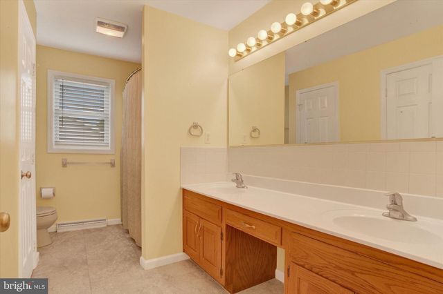 51 WHITE OAK BLVD, Mechanicsburg, PA 17050