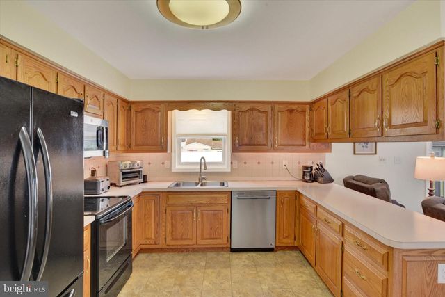 51 WHITE OAK BLVD, Mechanicsburg, PA 17050