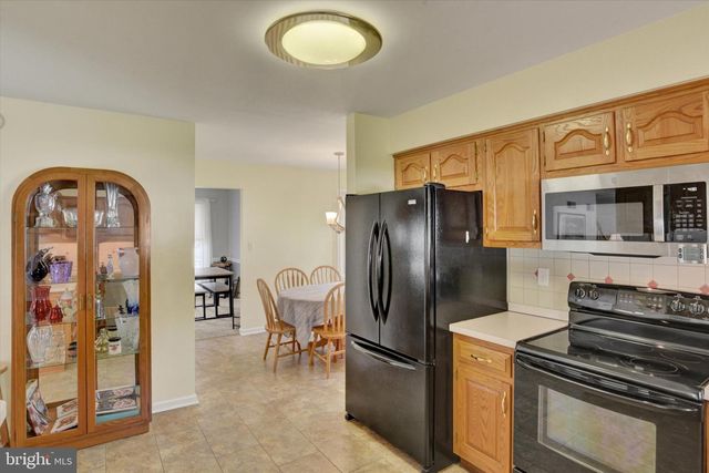 51 WHITE OAK BLVD, Mechanicsburg, PA 17050