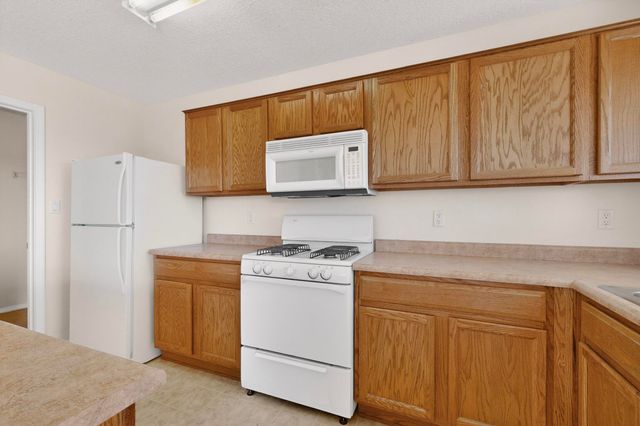 8300 Bluffs Edge Place NW, Albuquerque, NM 87120