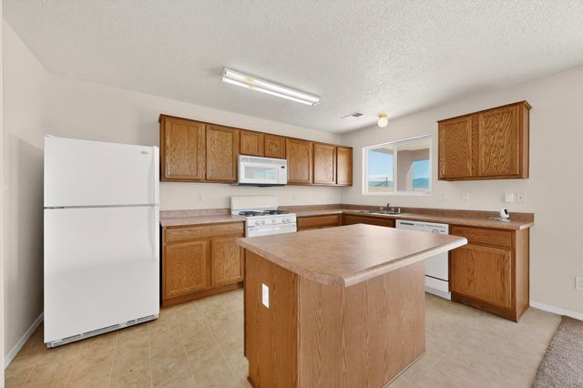 8300 Bluffs Edge Place NW, Albuquerque, NM 87120