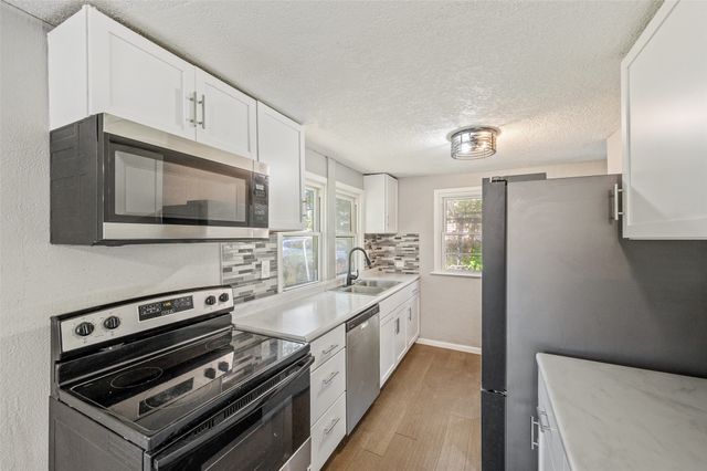 607 Cummins Road, Des Moines, IA 50315