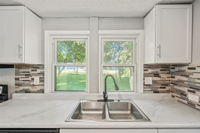 607 Cummins Road, Des Moines, IA 50315