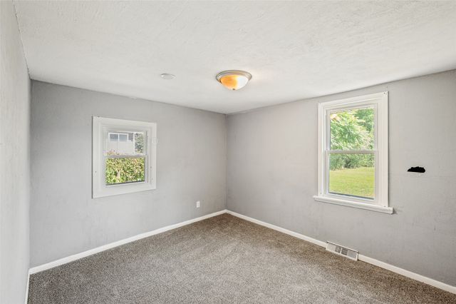 607 Cummins Road, Des Moines, IA 50315