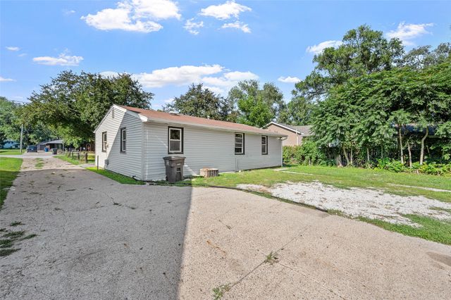 607 Cummins Road, Des Moines, IA 50315