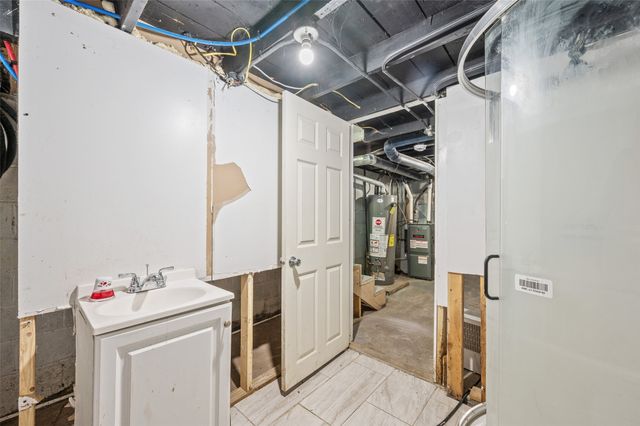 607 Cummins Road, Des Moines, IA 50315