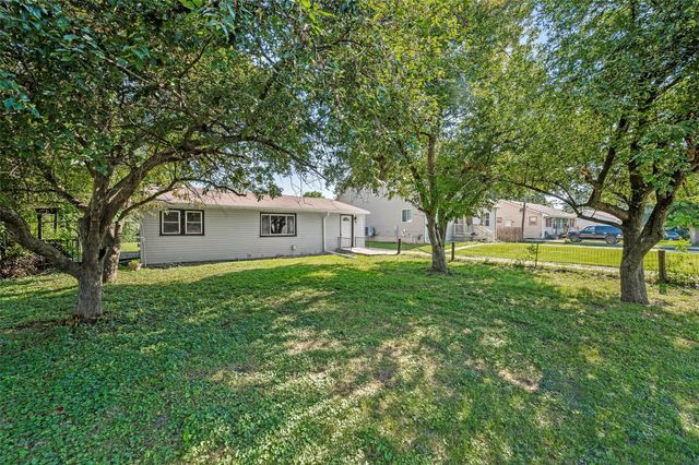 607 Cummins Road, Des Moines, IA 50315
