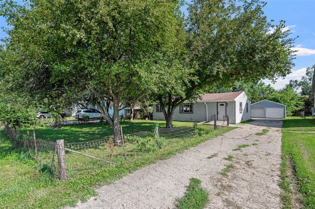 607 Cummins Road, Des Moines, IA 50315