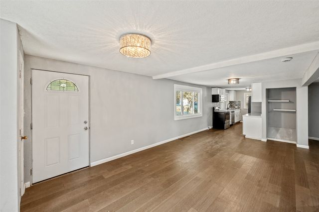 607 Cummins Road, Des Moines, IA 50315