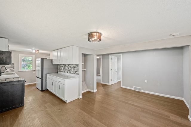 607 Cummins Road, Des Moines, IA 50315